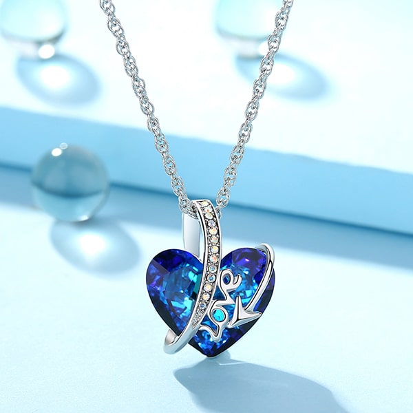 Necklaces & Pendant